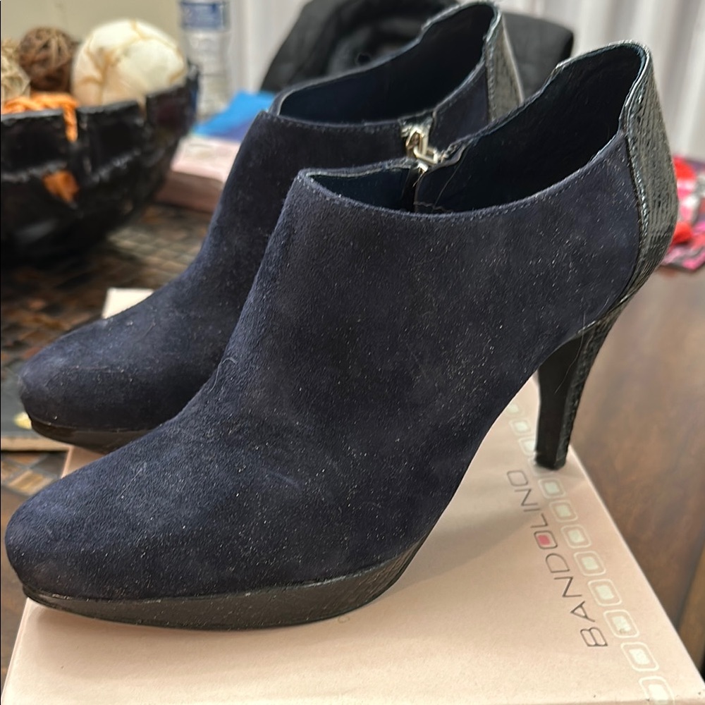 Bandolino low zip bootie show with 3 inch heels and slight platform